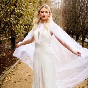 Hooded bow tie wedding veil